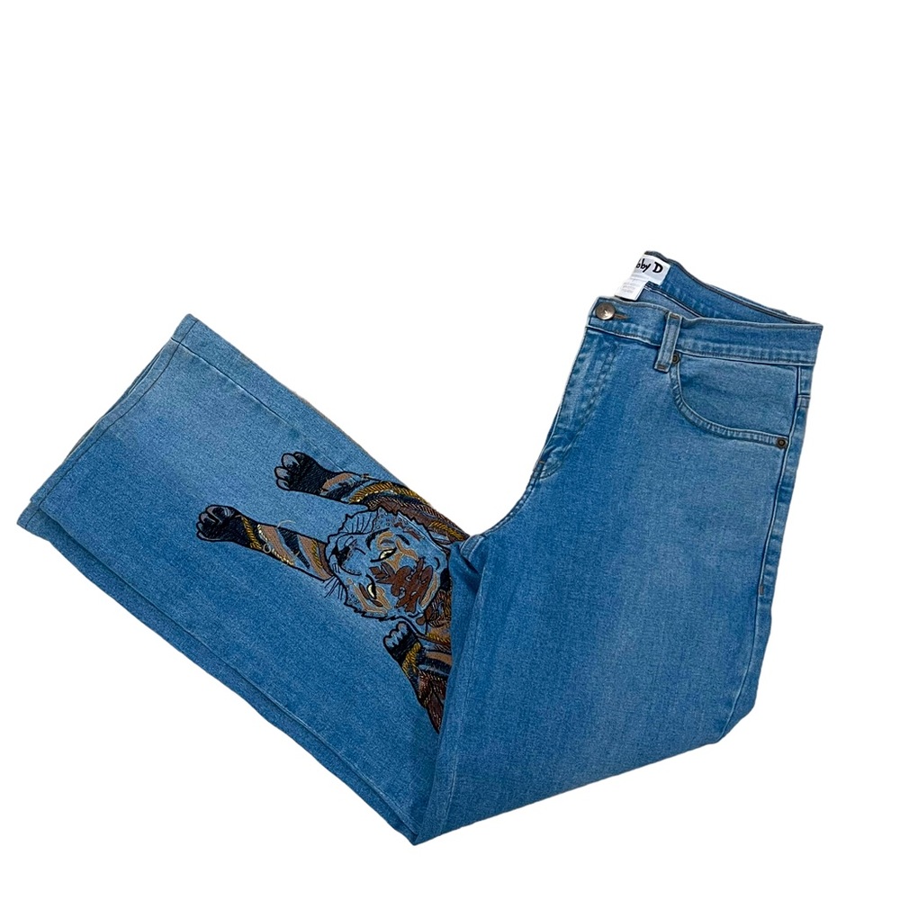 Gabby D Women’s Denim Jeans Size 2 Blue in Color Tiger Embroidery Design